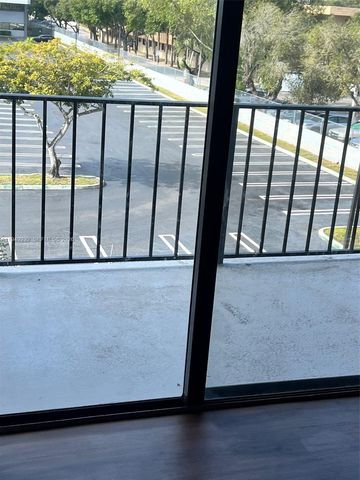 10431 N Kendall Dr D314, Miami, FL 33176