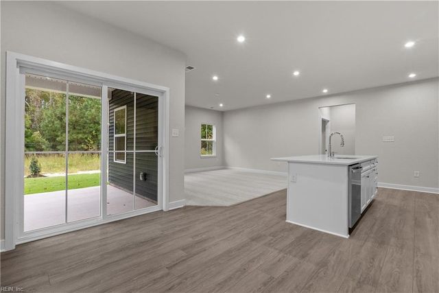 406 Tributary LN, Carrollton, VA 23314