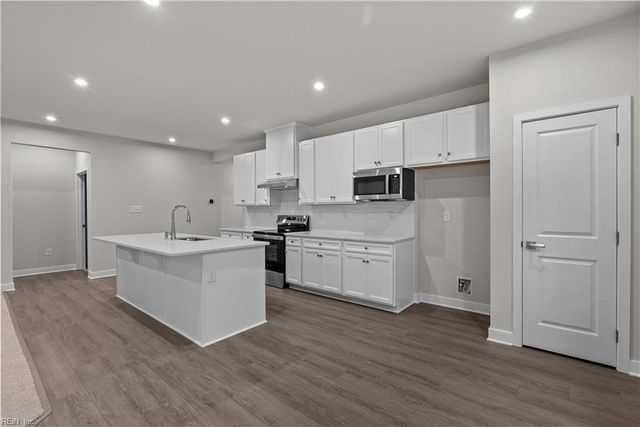 406 Tributary LN, Carrollton, VA 23314