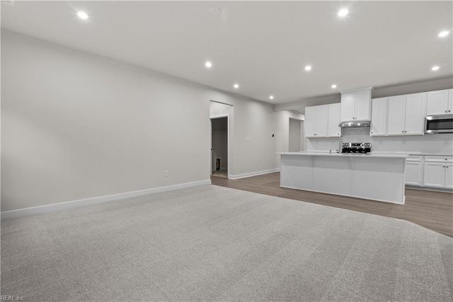 406 Tributary LN, Carrollton, VA 23314