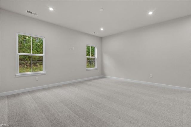 406 Tributary LN, Carrollton, VA 23314