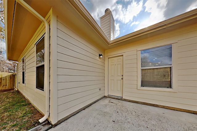 2200 Jefferson Crossing Drive, Conroe, TX 77304