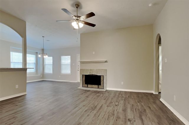 2200 Jefferson Crossing Drive, Conroe, TX 77304