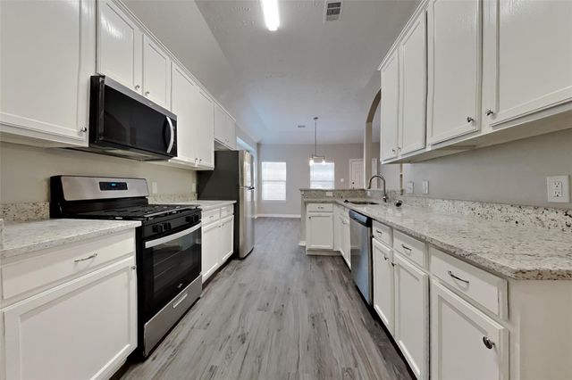 2200 Jefferson Crossing Drive, Conroe, TX 77304