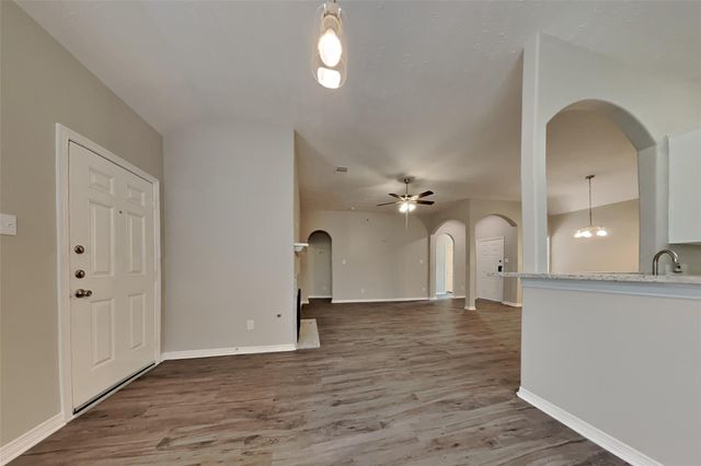 2200 Jefferson Crossing Drive, Conroe, TX 77304