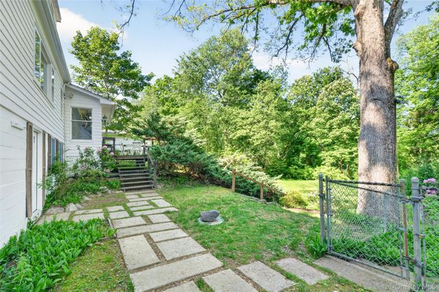 2 Merry Hill Road, Poughkeepsie, NY 12603