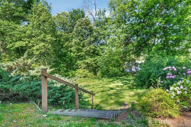 2 Merry Hill Road, Poughkeepsie, NY 12603