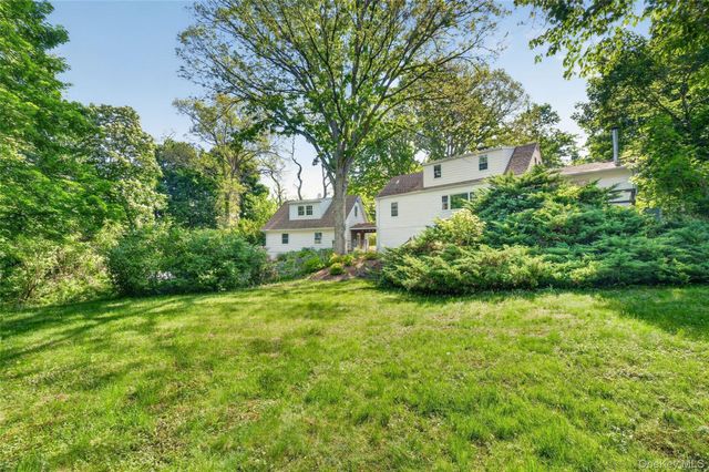 2 Merry Hill Road, Poughkeepsie, NY 12603