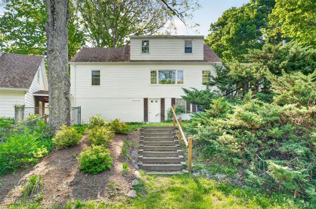 2 Merry Hill Road, Poughkeepsie, NY 12603
