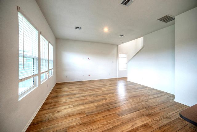 504 Milliner LOOP, Hutto, TX 78634