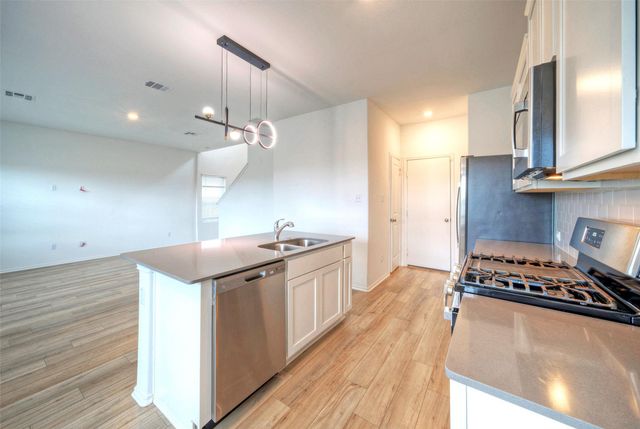 504 Milliner LOOP, Hutto, TX 78634