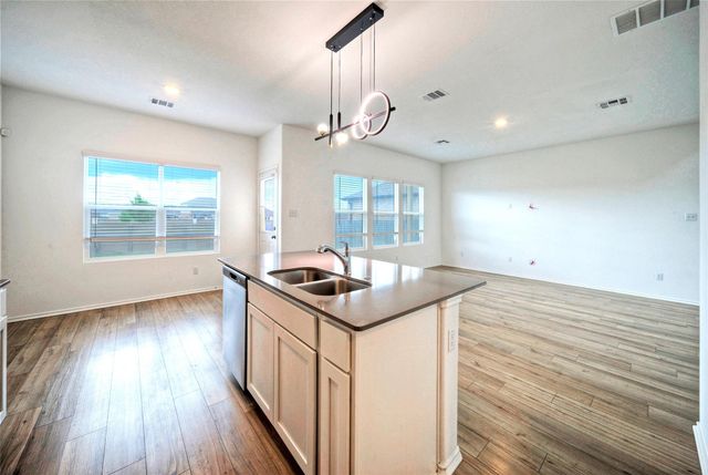 504 Milliner LOOP, Hutto, TX 78634