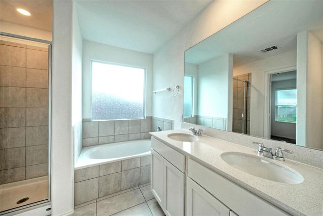 504 Milliner LOOP, Hutto, TX 78634