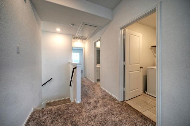 504 Milliner LOOP, Hutto, TX 78634