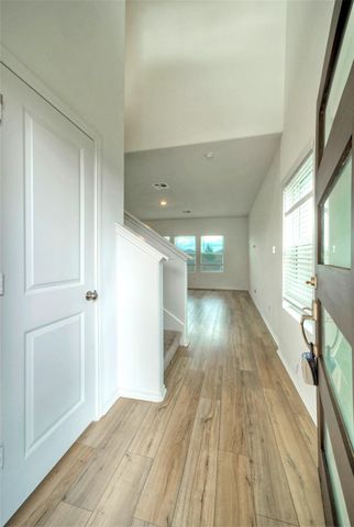 504 Milliner LOOP, Hutto, TX 78634