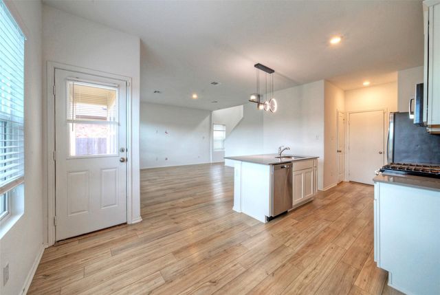 504 Milliner LOOP, Hutto, TX 78634