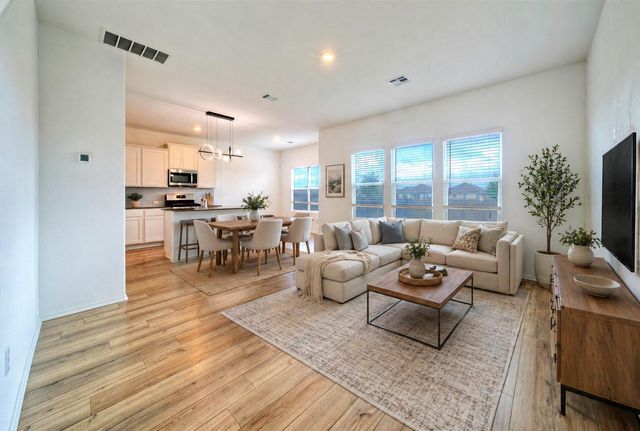 504 Milliner LOOP, Hutto, TX 78634