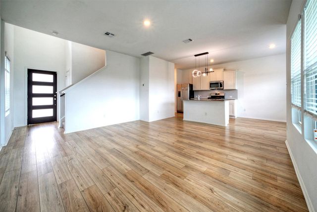 504 Milliner LOOP, Hutto, TX 78634