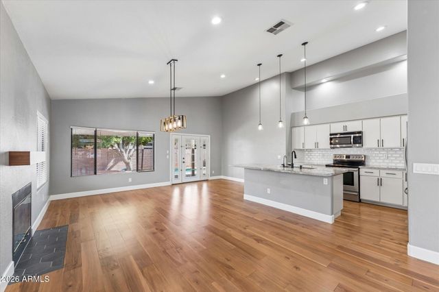 1873 E CHILTON Drive, Tempe, AZ 85283
