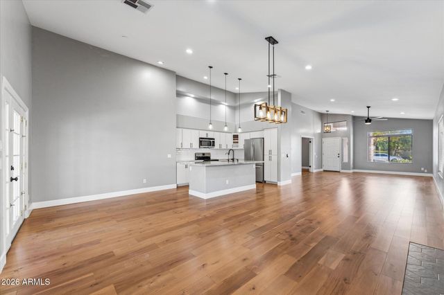 1873 E CHILTON Drive, Tempe, AZ 85283