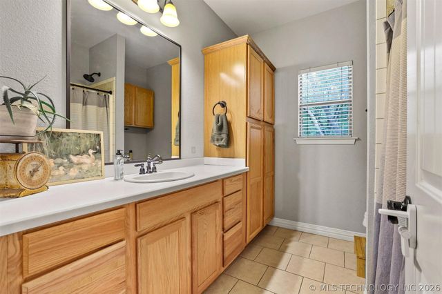 6644 Black Oak Trail, Kingston, OK 73439