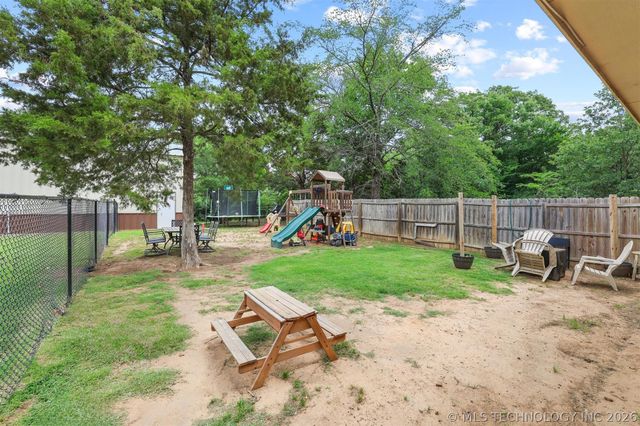 6644 Black Oak Trail, Kingston, OK 73439