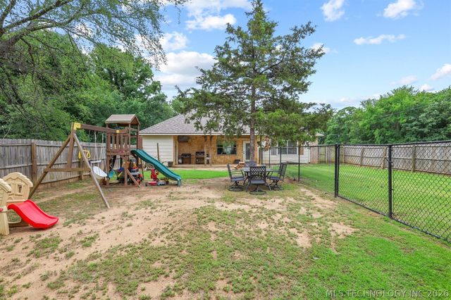 6644 Black Oak Trail, Kingston, OK 73439
