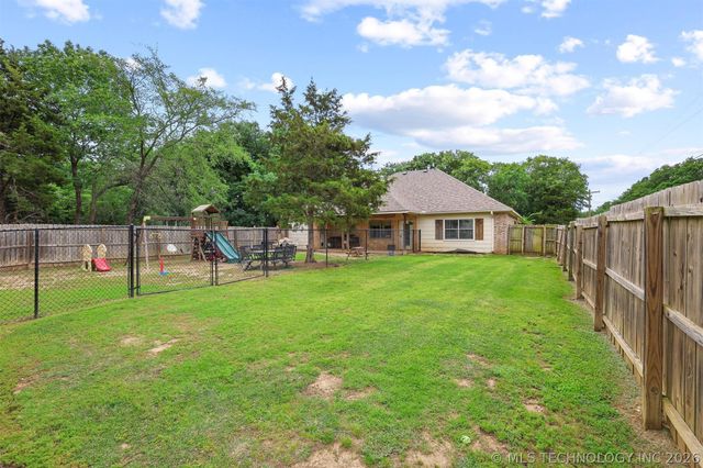 6644 Black Oak Trail, Kingston, OK 73439