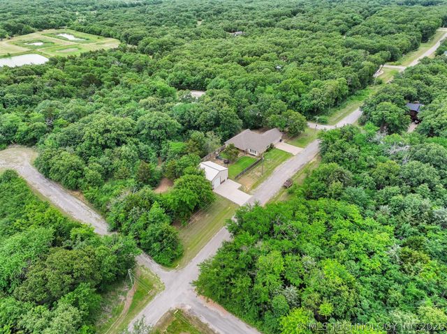 6644 Black Oak Trail, Kingston, OK 73439