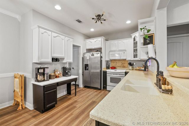 6644 Black Oak Trail, Kingston, OK 73439