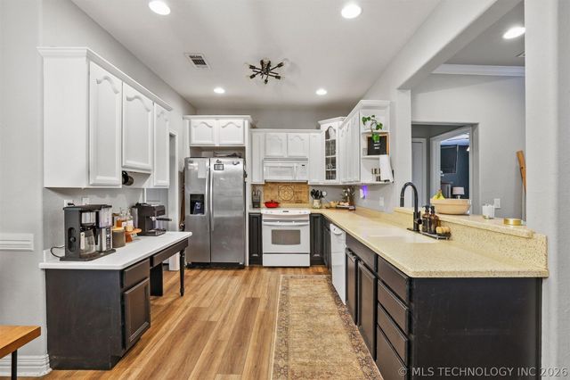 6644 Black Oak Trail, Kingston, OK 73439