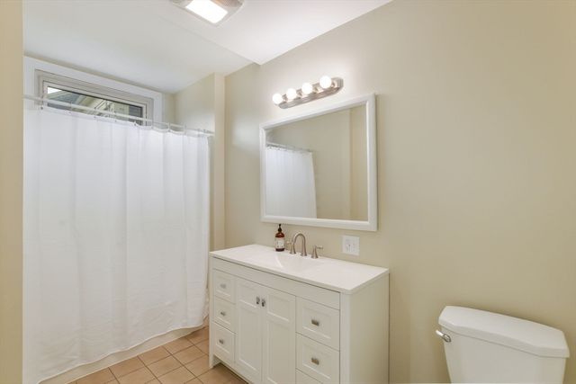 17 Campbell St, New Bedford, MA 02740