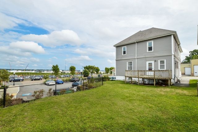 17 Campbell St, New Bedford, MA 02740