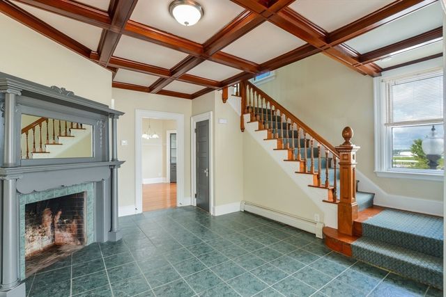 17 Campbell St, New Bedford, MA 02740