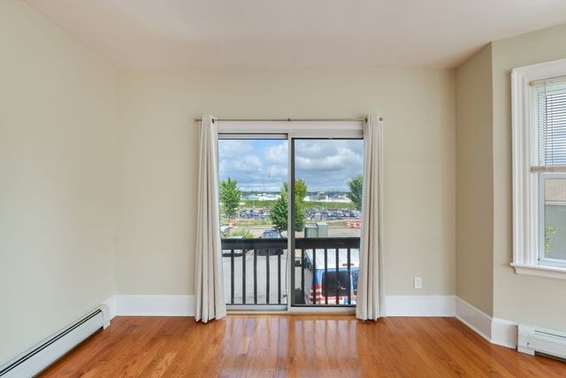 17 Campbell St, New Bedford, MA 02740