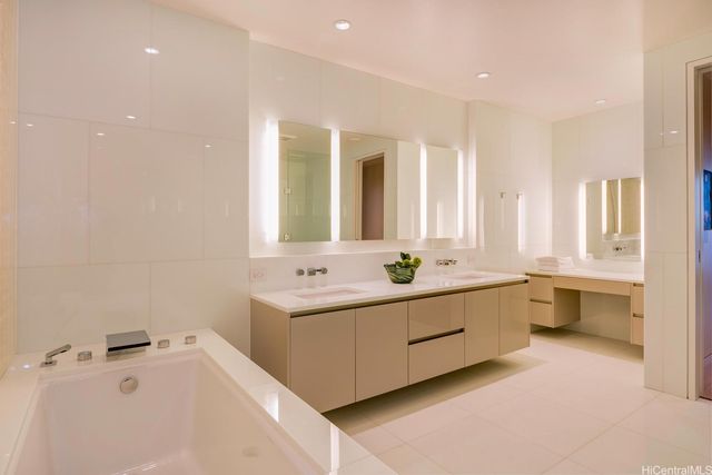 1118 Ala Moana Boulevard 1000, Honolulu, HI 96814