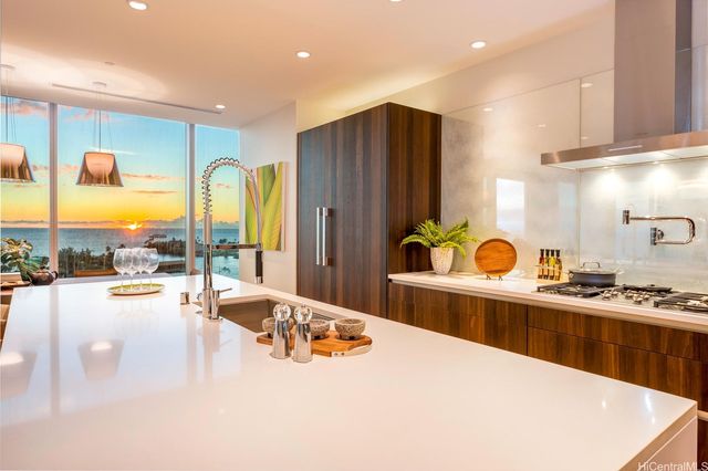 1118 Ala Moana Boulevard 1000, Honolulu, HI 96814