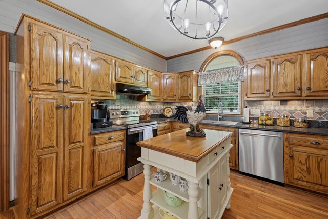 1866 Baker Rd, Goodlettsville, TN 37072