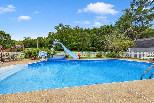 1866 Baker Rd, Goodlettsville, TN 37072