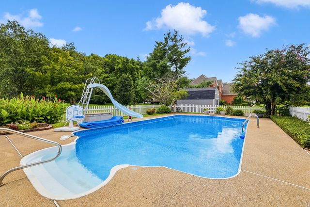 1866 Baker Rd, Goodlettsville, TN 37072