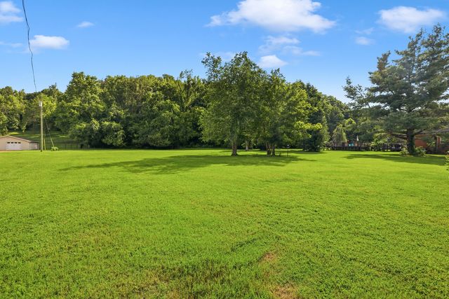 1866 Baker Rd, Goodlettsville, TN 37072