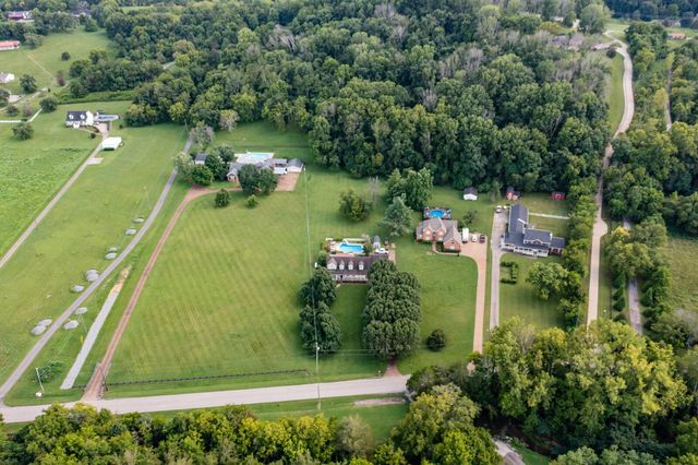 1866 Baker Rd, Goodlettsville, TN 37072