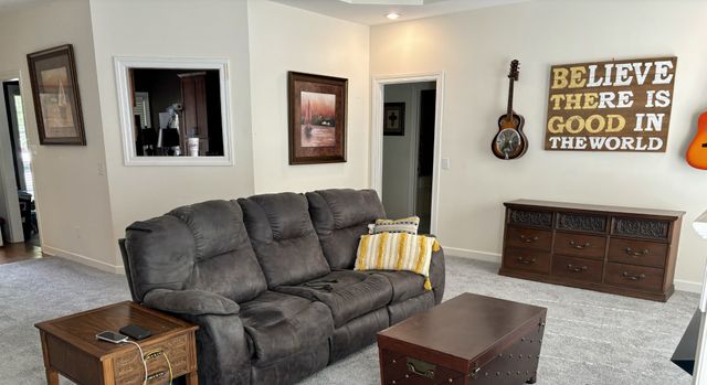320 E Franklin St Apt 15, Gallatin, TN 37066