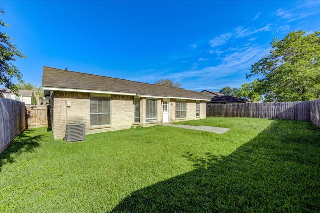 7506 Stone Pine Lane, Houston, TX 77041