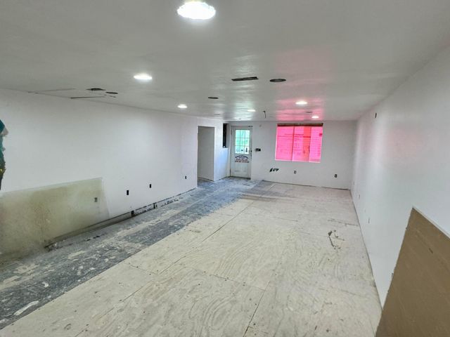 210 E Central Avenue, Delaware, OH 43015