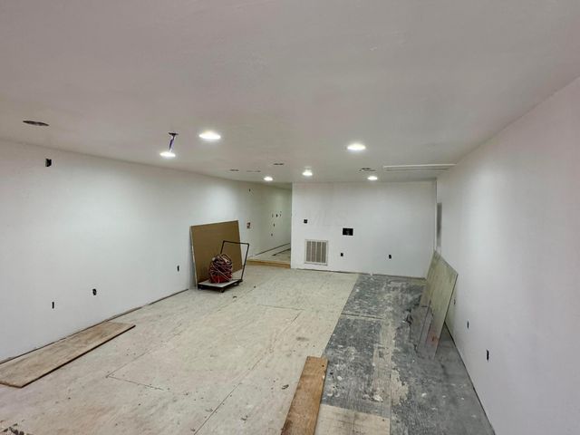 210 E Central Avenue, Delaware, OH 43015