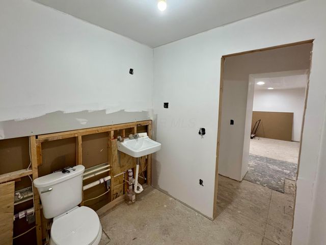 210 E Central Avenue, Delaware, OH 43015