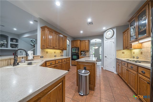 519 Long Meadow, Spring Branch, TX 78070