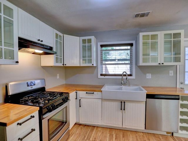 3539 Kennesaw Station Drive NW, Kennesaw, GA 30144