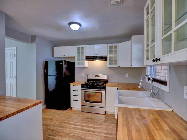 3539 Kennesaw Station Drive NW, Kennesaw, GA 30144